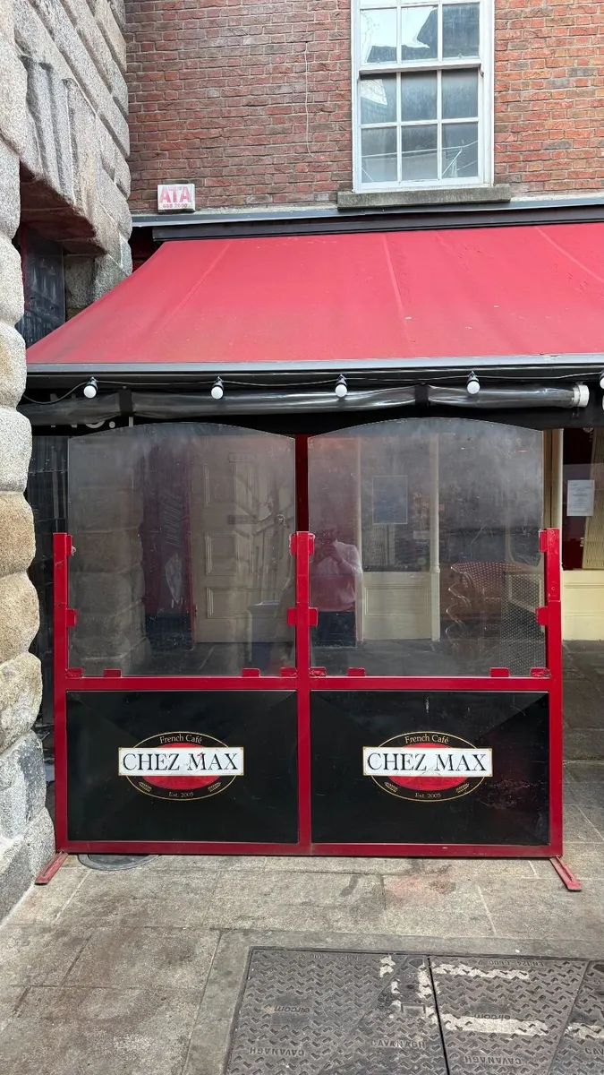 Restaurant Windbreakers – Good Condition - Image 1