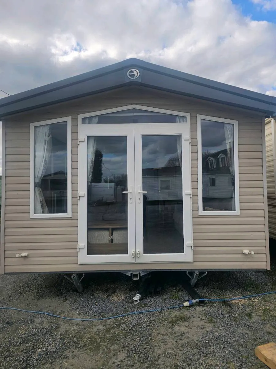 Swift Bordeaux - Image 1