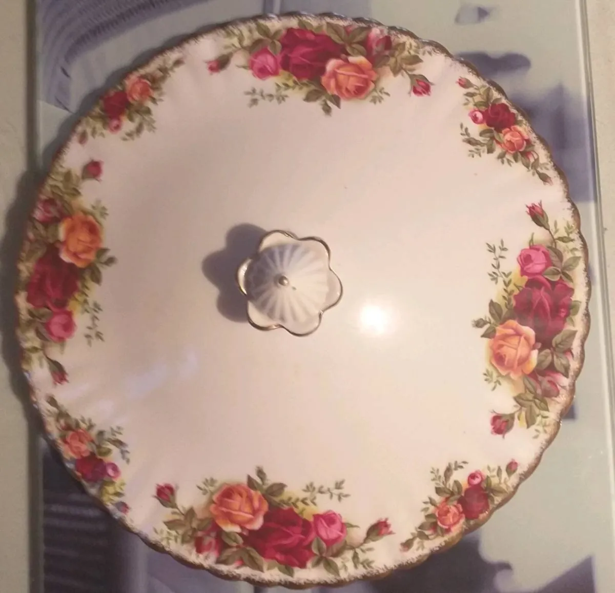 Old country roses vegetable/soup tureen - Image 3