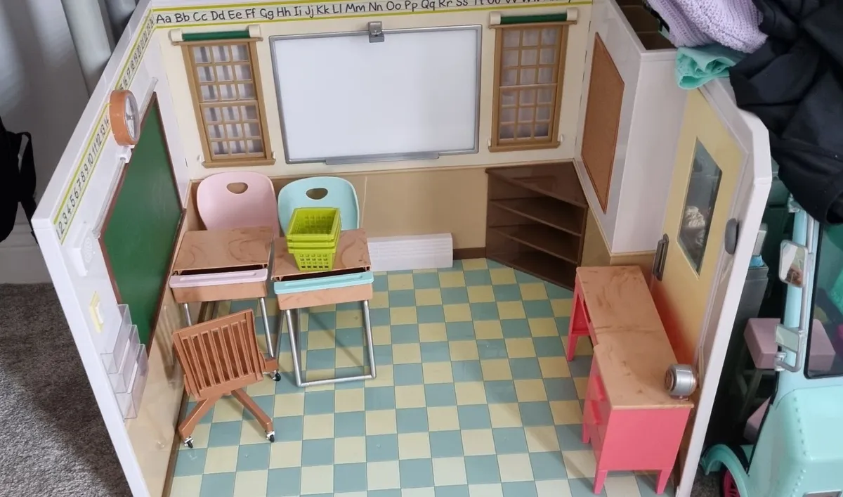 Our Generation School Set + Phoebe Doll - Image 3