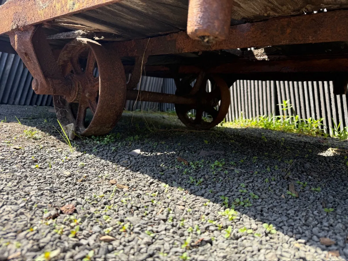 Reclaimed carriage carts - Image 3