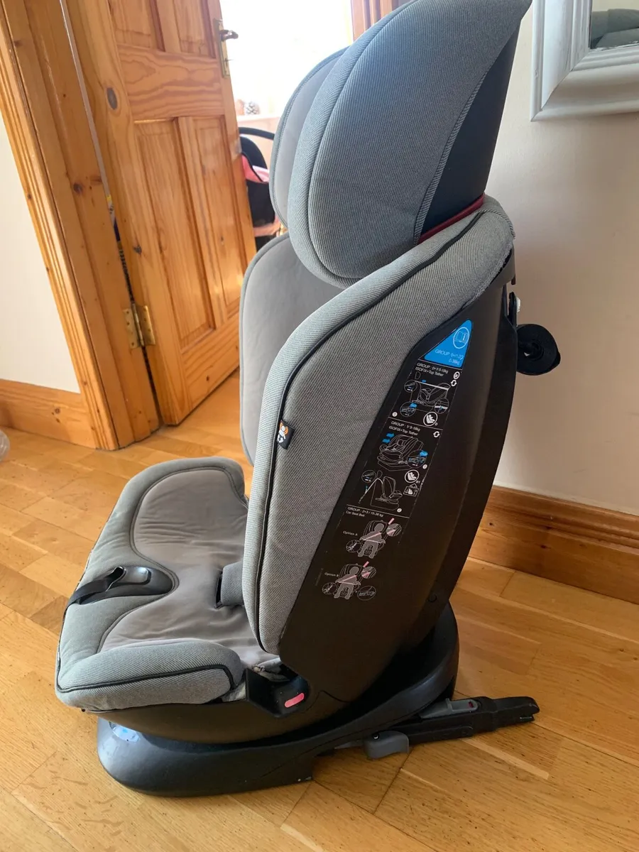 Child Car seat - Image 4