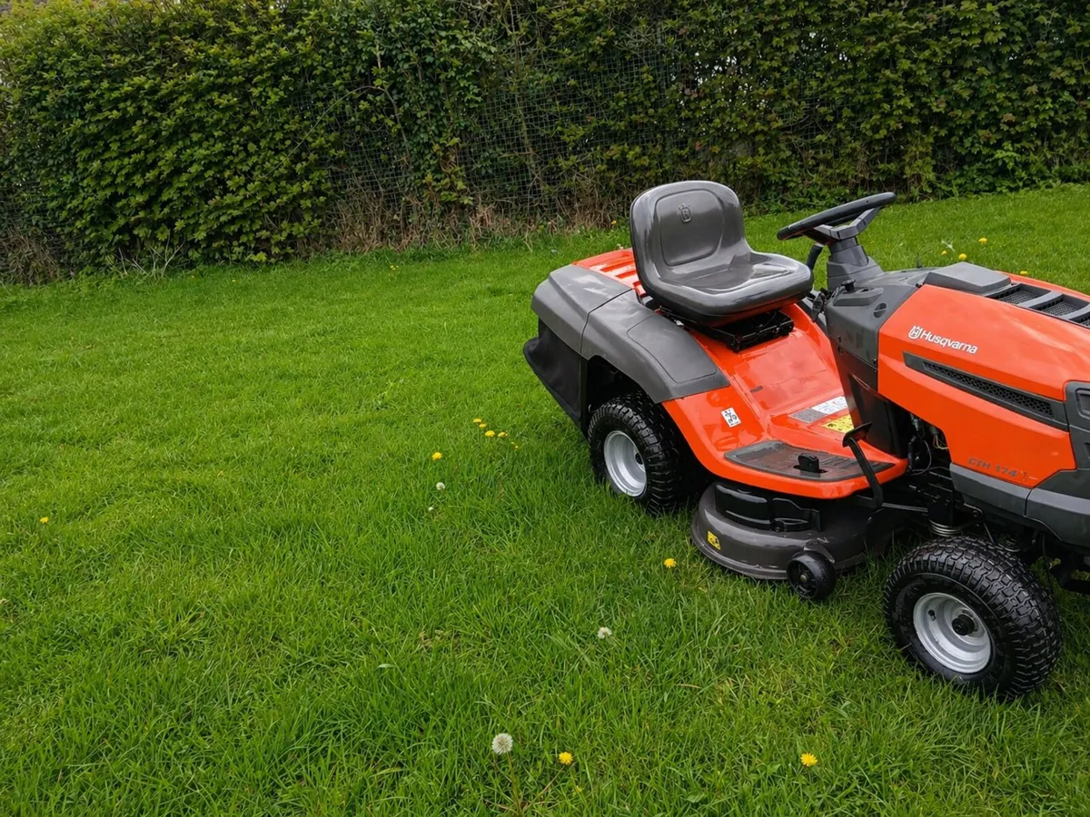 Husqvarna ride on lawnmower - Image 2