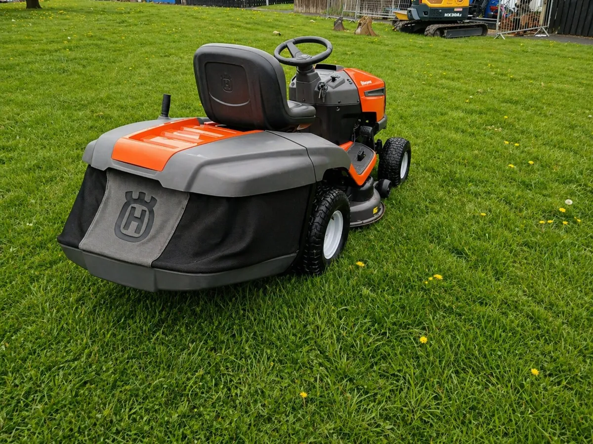 Husqvarna ride on lawnmower - Image 3