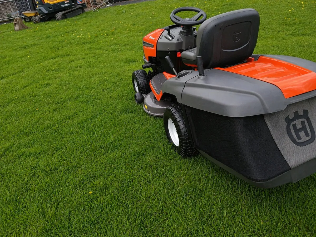 Husqvarna ride on lawnmower - Image 4