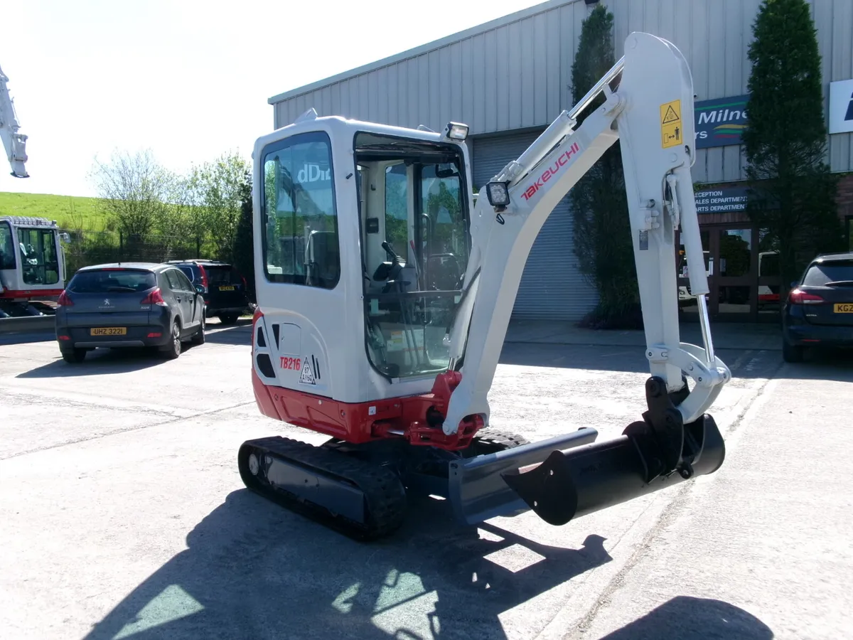 Takeuchi TB216 cabin  #14004808 - Image 4