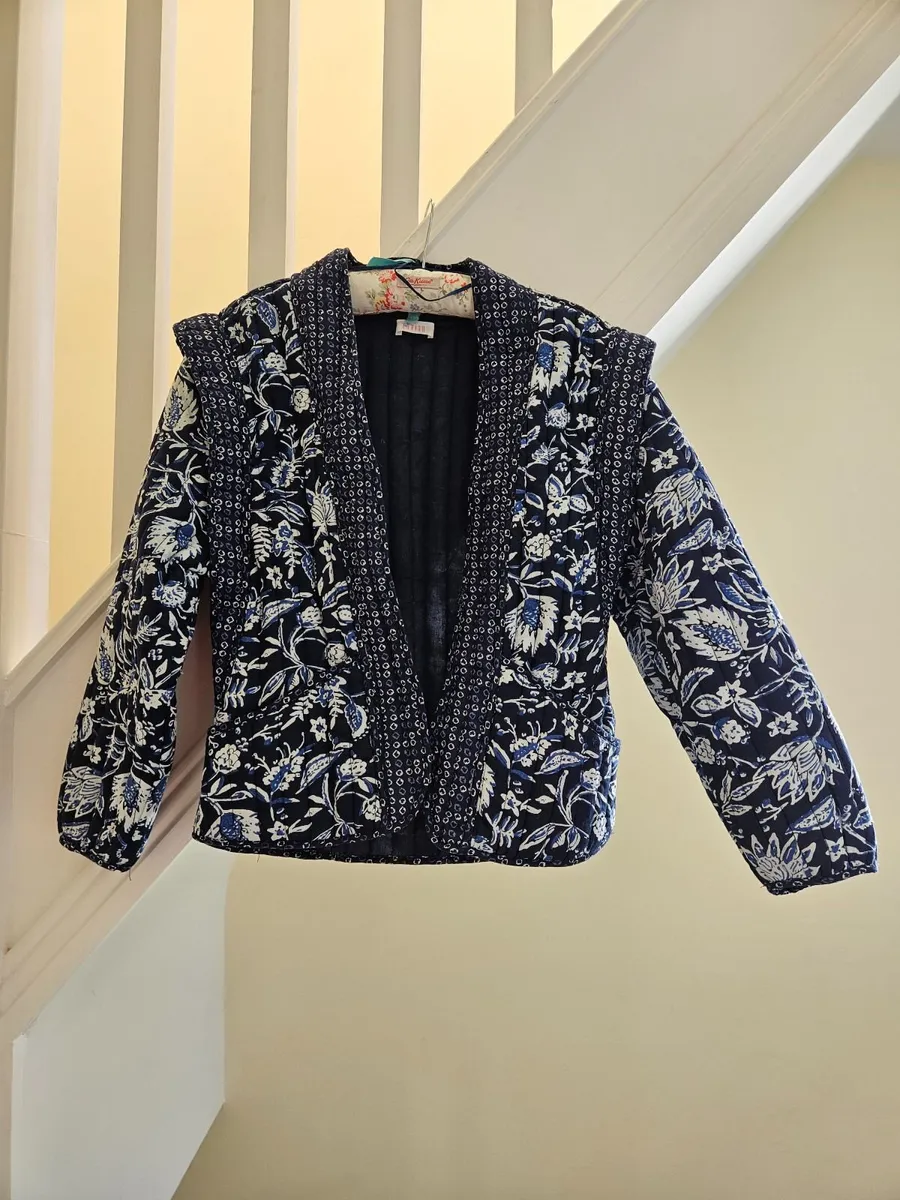 Womens Quilted Jacket Size 10 - Image 1