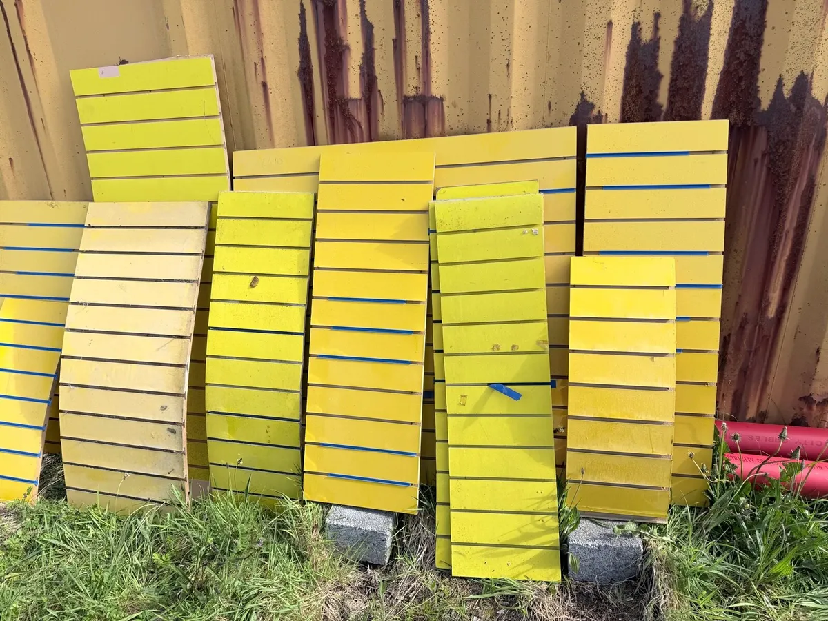 Slatwall - Image 2