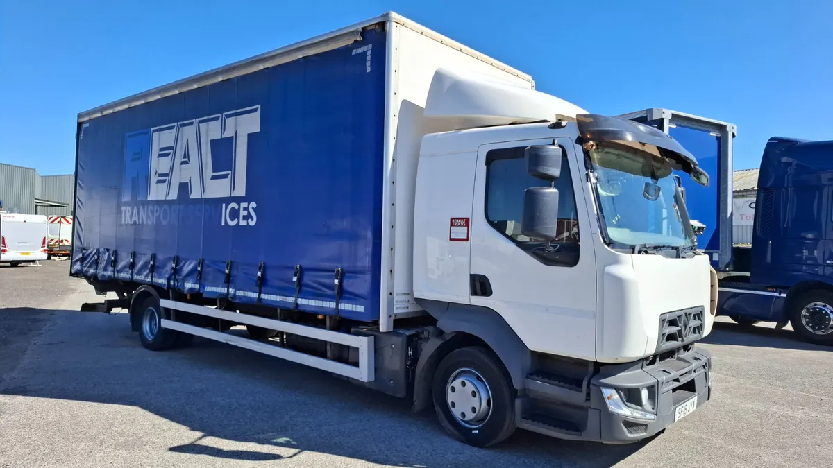 2018 Renault D12 Curtain Sider 12Ton, Sleeper Cab - Image 1