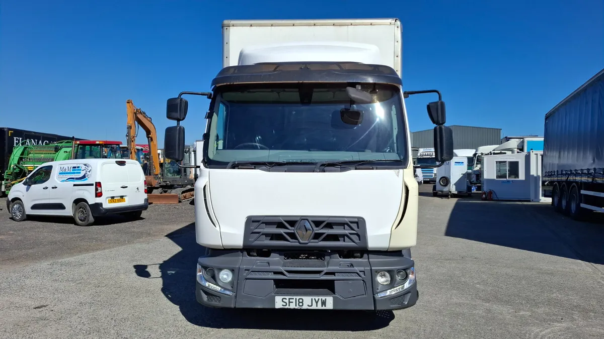2018 Renault D12 Curtain Sider 12Ton, Sleeper Cab - Image 2