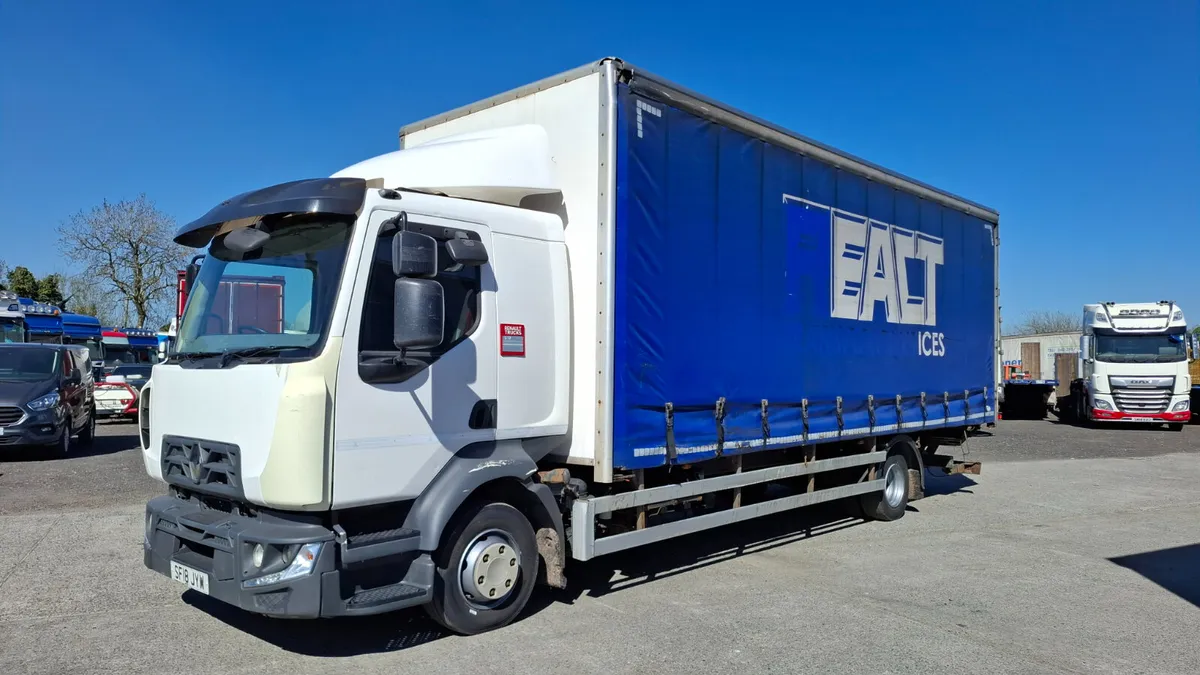 2018 Renault D12 Curtain Sider 12Ton, Sleeper Cab - Image 3