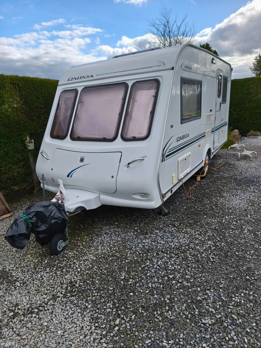 2002 Compass Omega 2 Berth & all accessories - Image 2