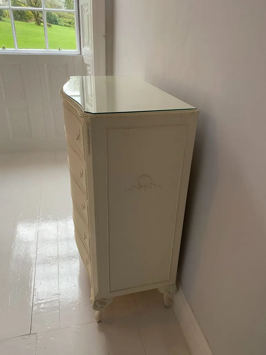 chest of drawers - Image 1