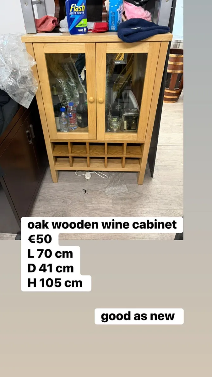 Oak drink cabinet for sale €100 with lights - Image 3
