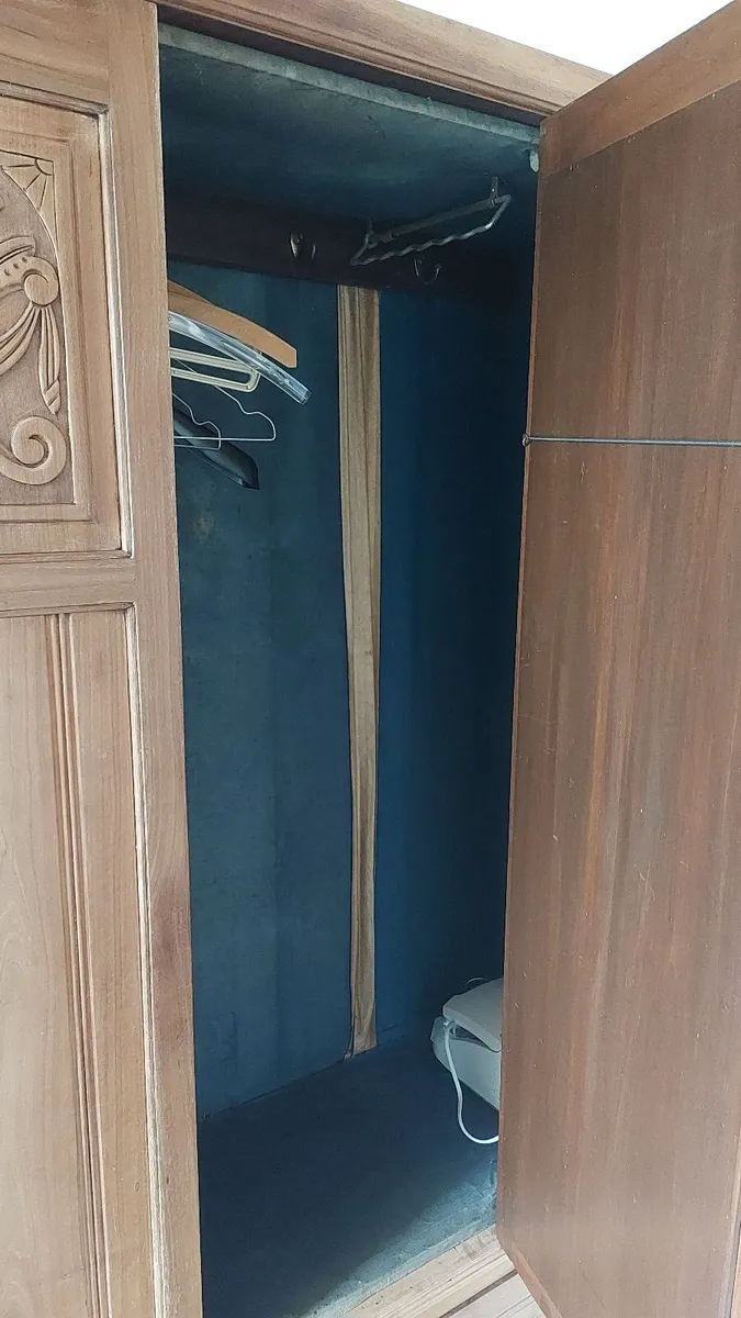 Wardrobe - Image 4