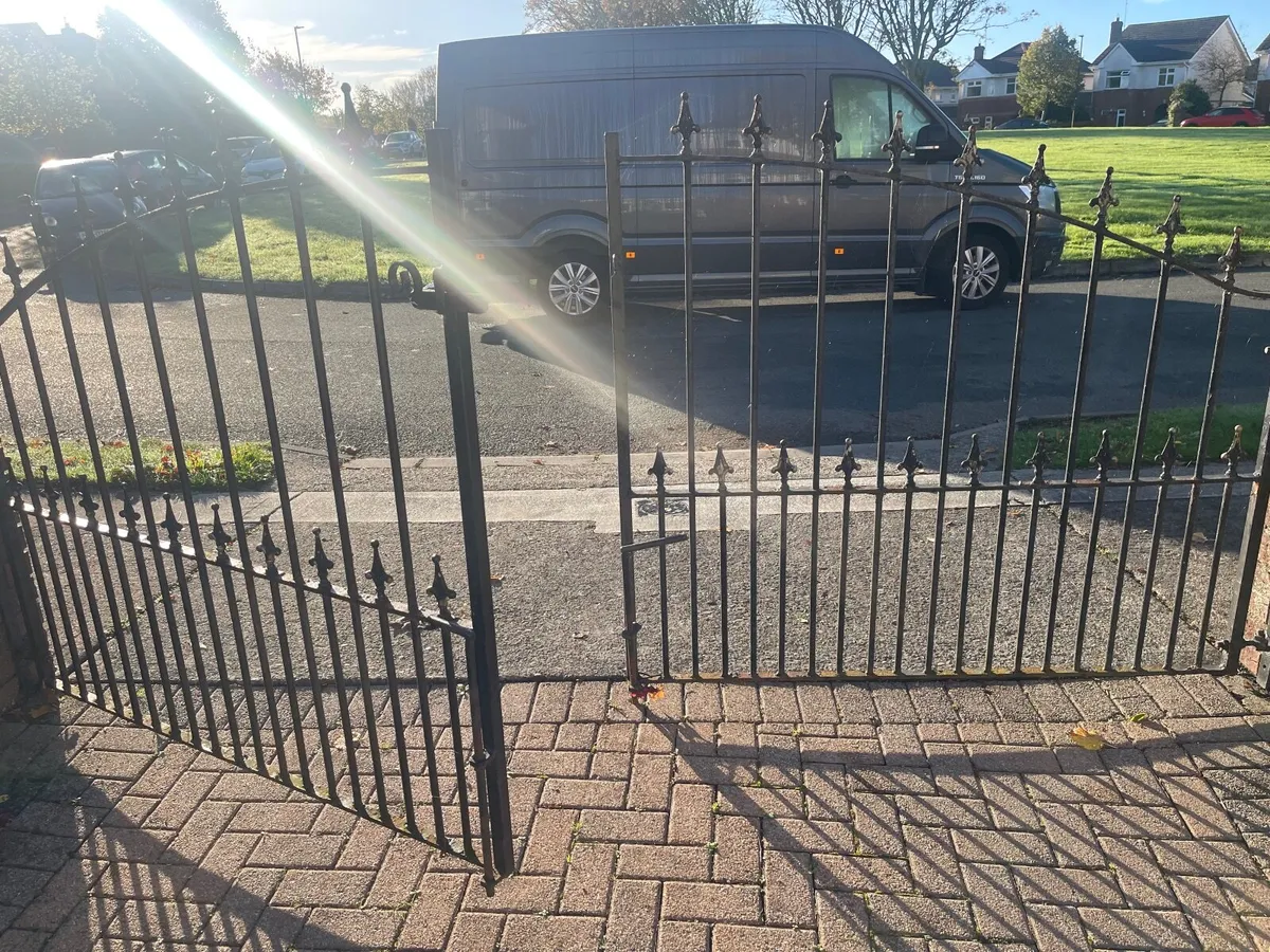 GATES  FOR DRIVE WAY - Image 2