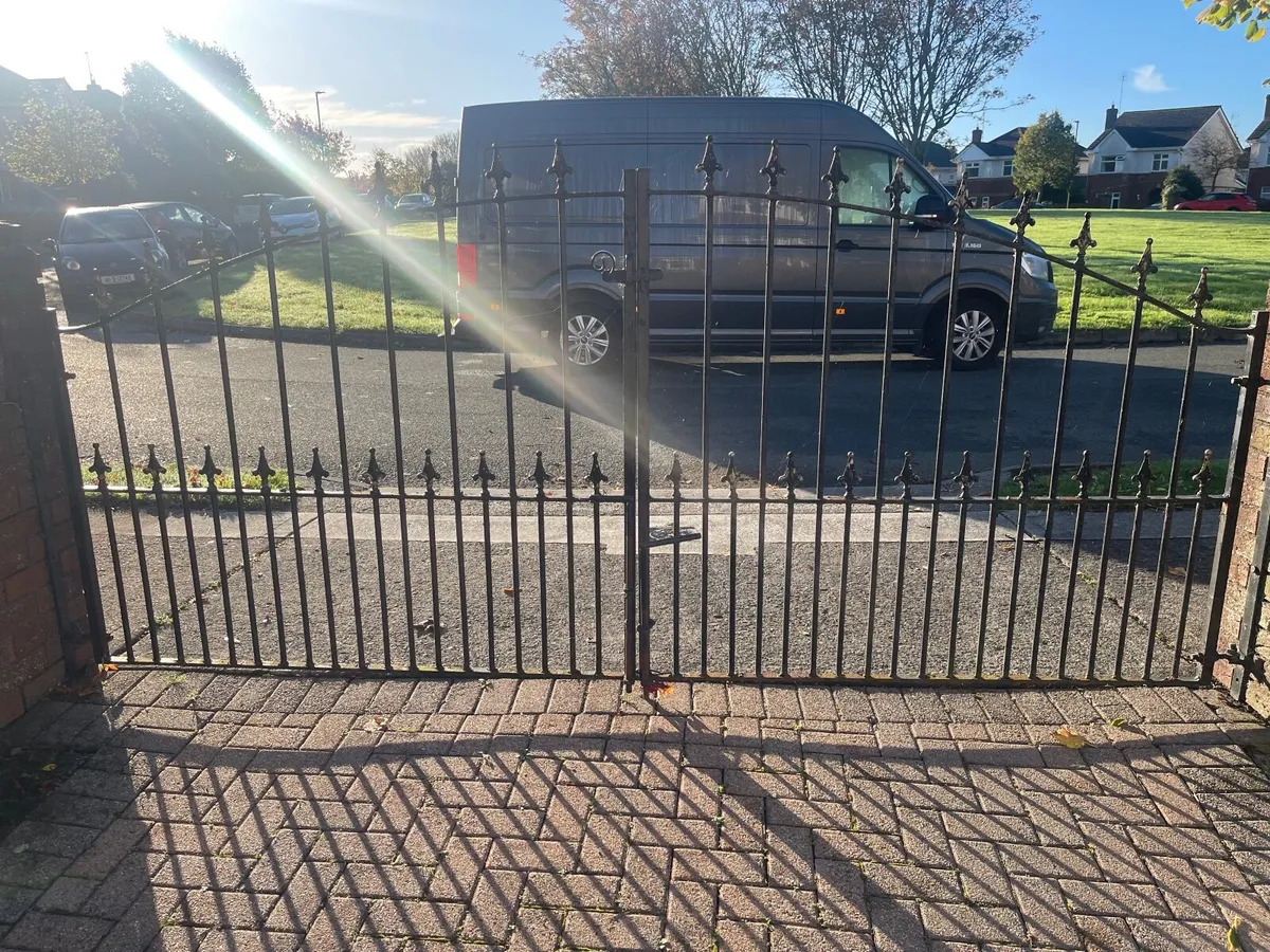 GATES  FOR DRIVE WAY - Image 3