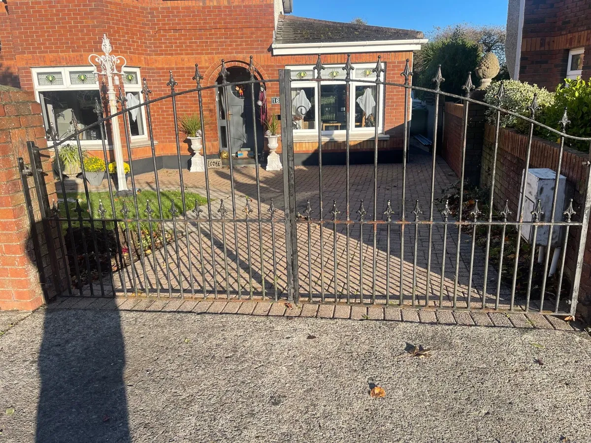 GATES  FOR DRIVE WAY - Image 4