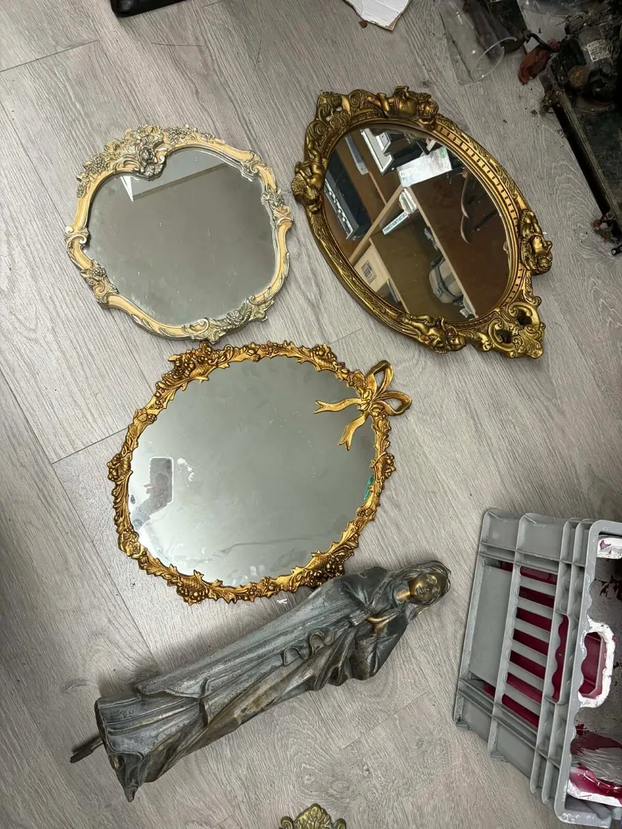 Decor mirrors + Saint statue - Image 1