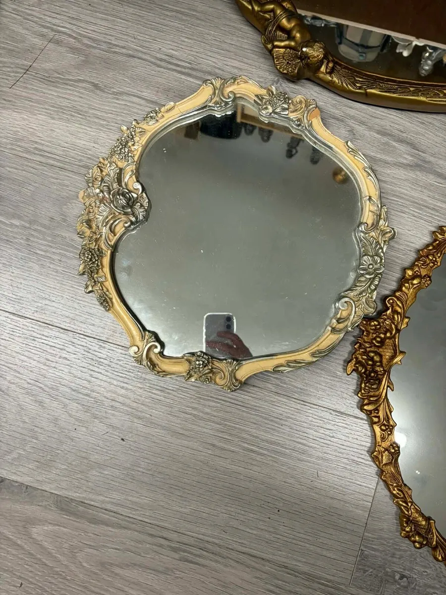 Decor mirrors + Saint statue - Image 4