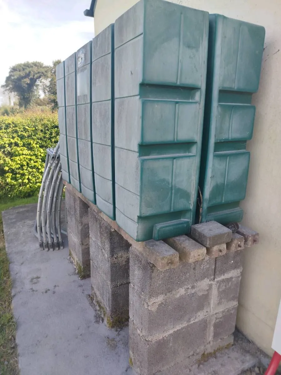 Oil tank