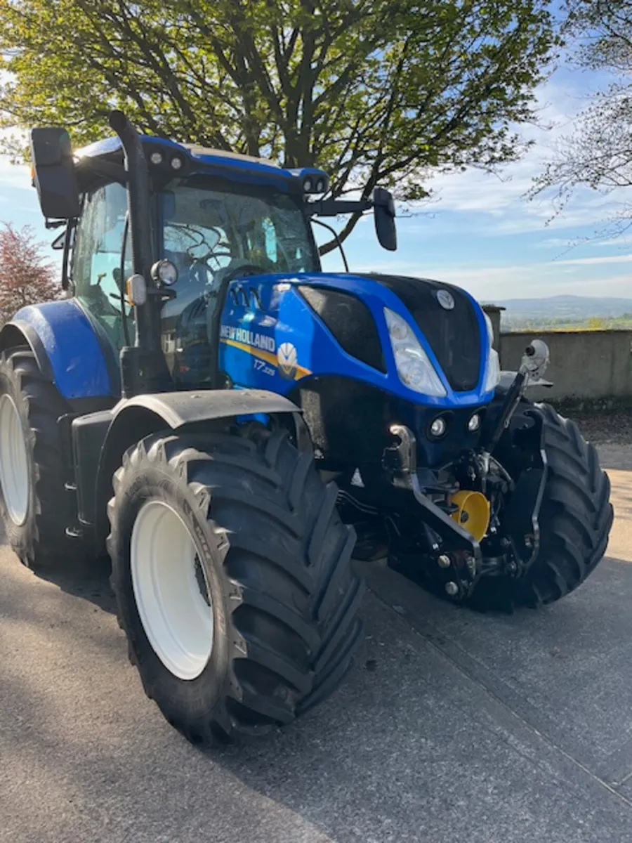 New Holland T7.225 Auto-Command c/w F/l + PTO - Image 3