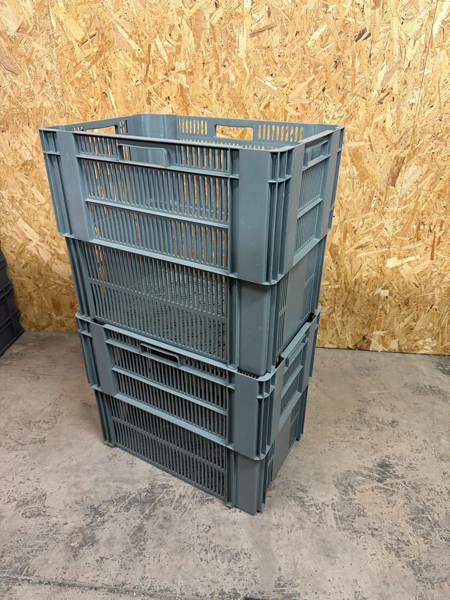 5 vented crates - Image 1