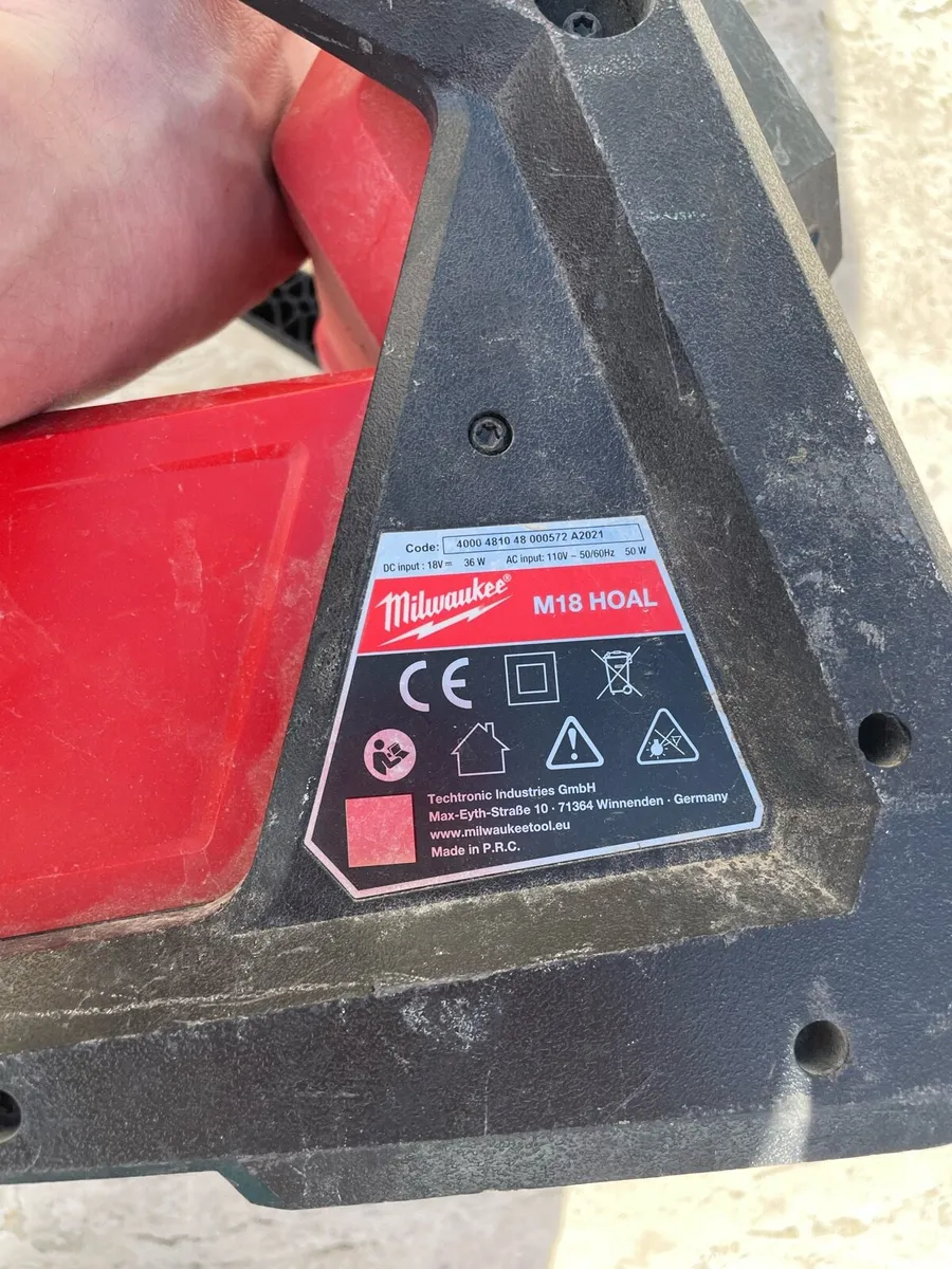 Milwaukee flood light - Image 4