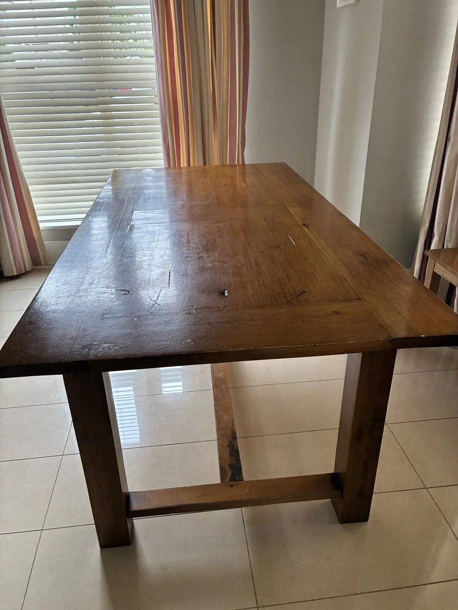 Dining table - Image 1