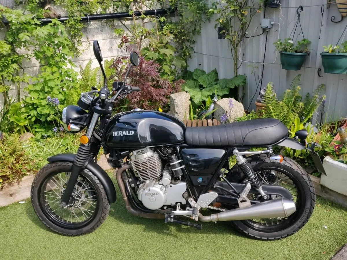 Herald 400cc Classic - Image 4