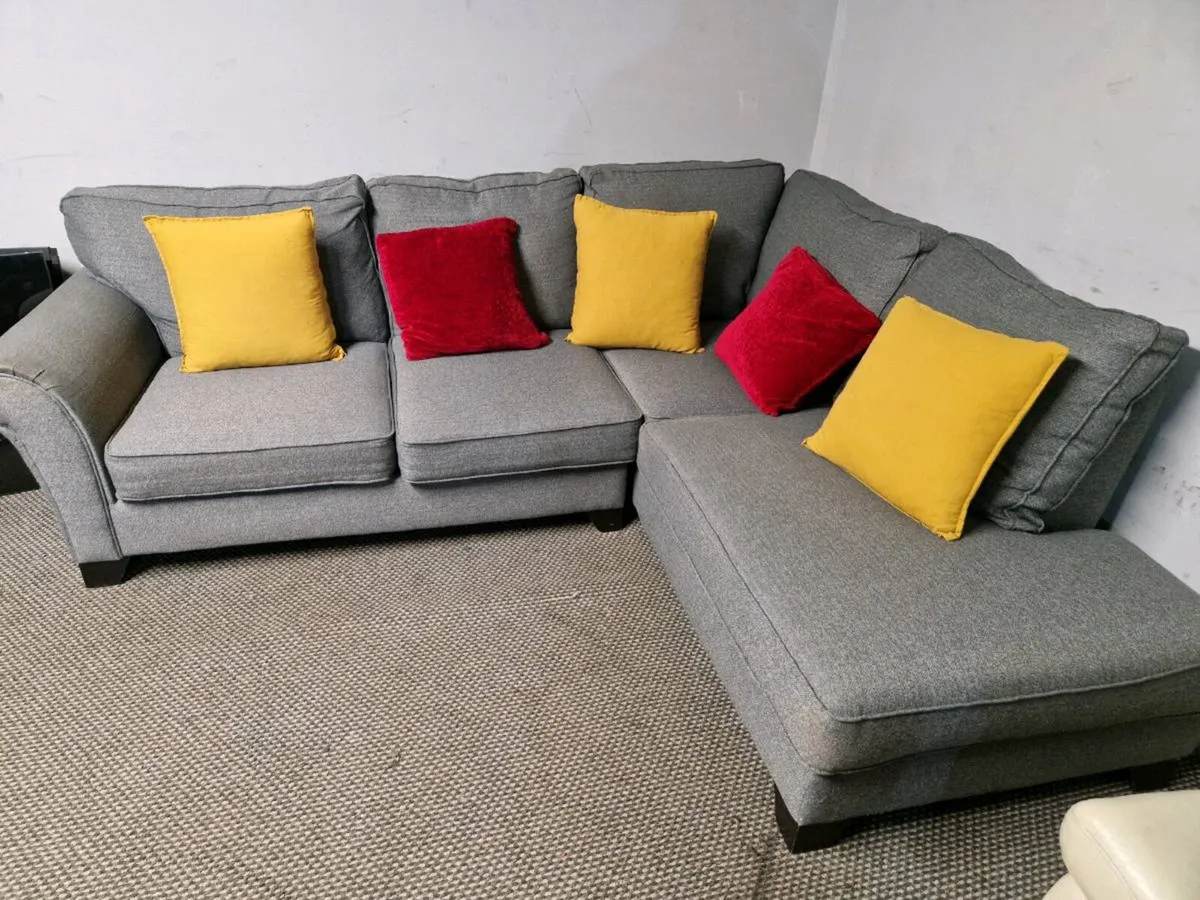 Corner sofa - Image 1