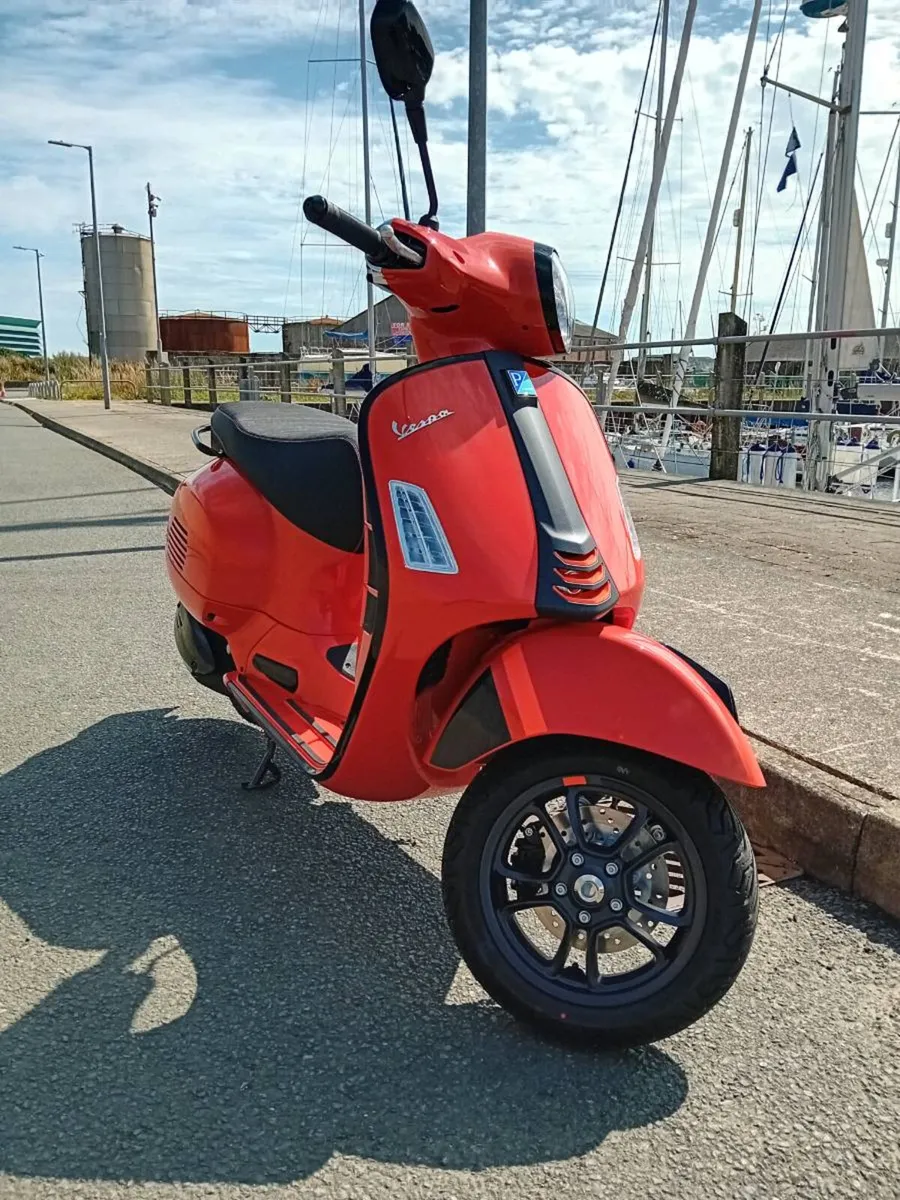 Vespa Gts 300 Super - Image 1
