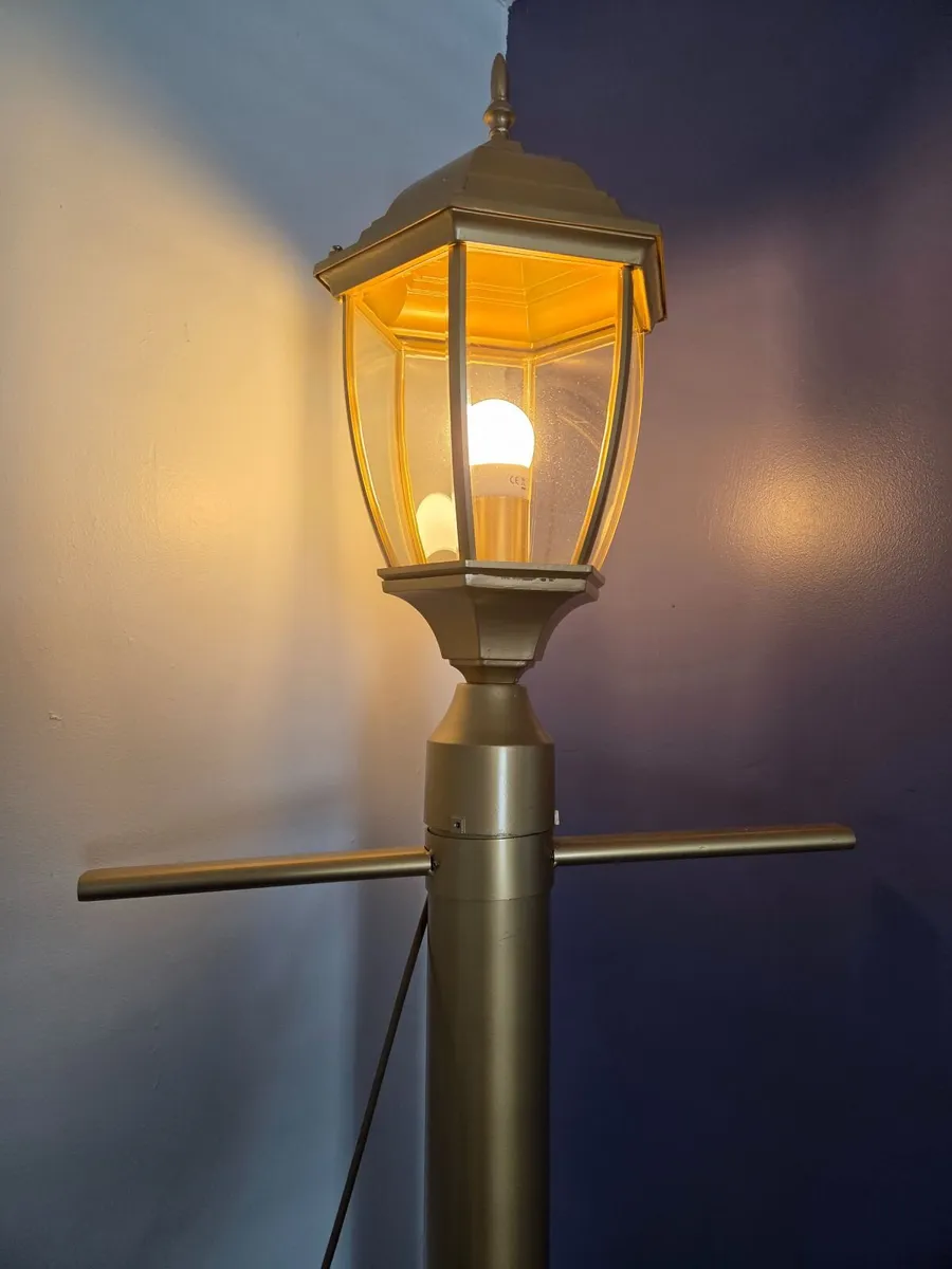 Vintage Street Lamp - Image 2