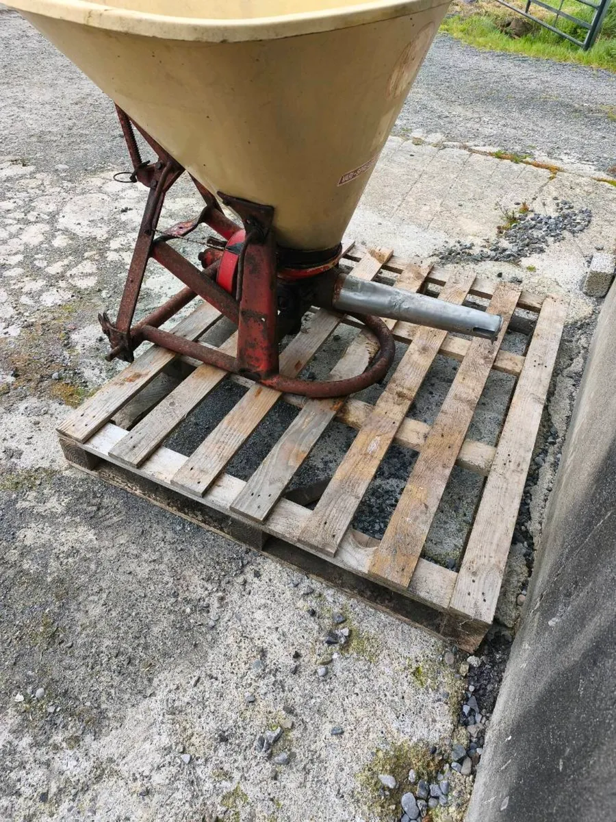 Fertilizer spreader - Image 4