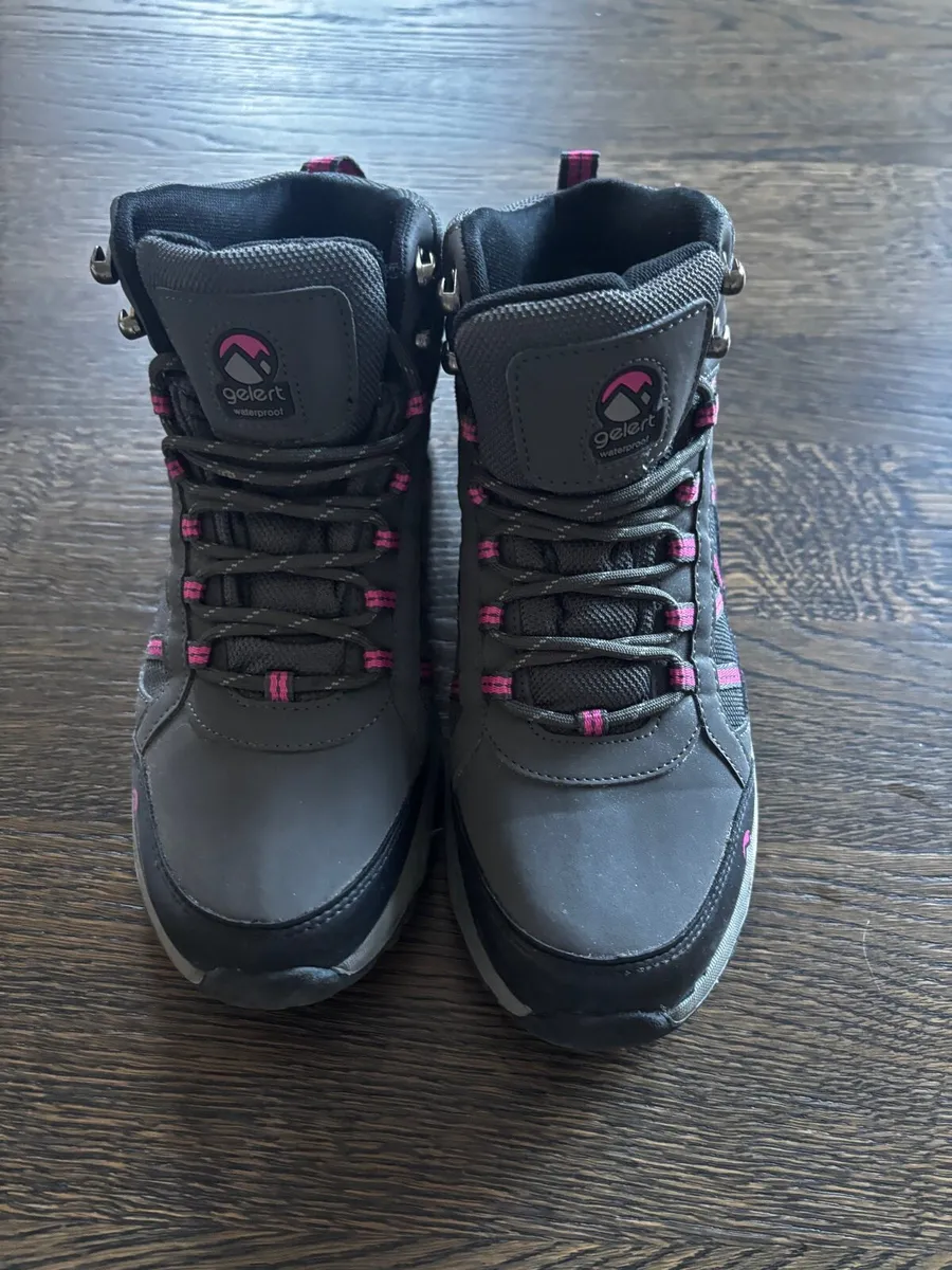 Ladies walking boots - Image 1