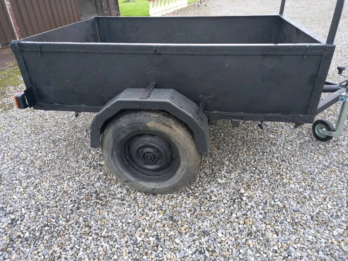 Trailer - Image 1