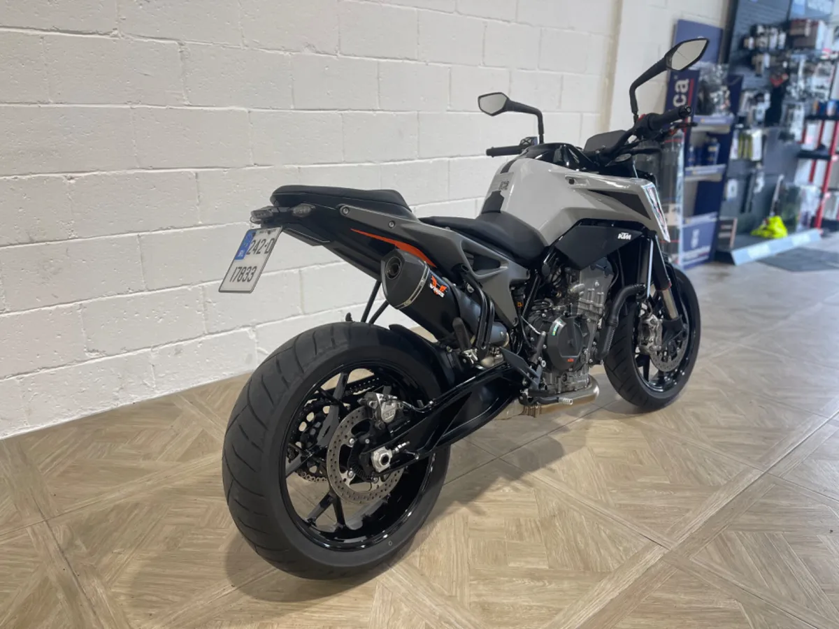 KTM Duke 790 2024 - Image 3