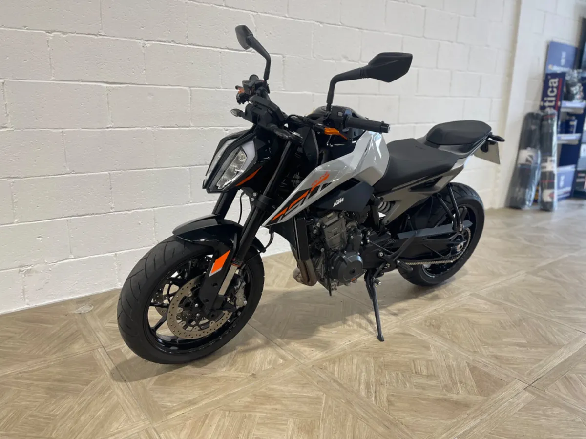 KTM Duke 790 2024 - Image 4