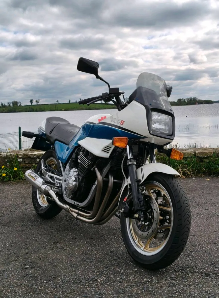Suzuki GSX750EF - Image 1