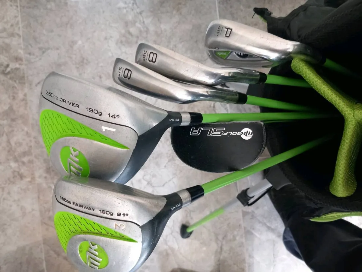 Kids golf clubs and bag with stand - Image 3