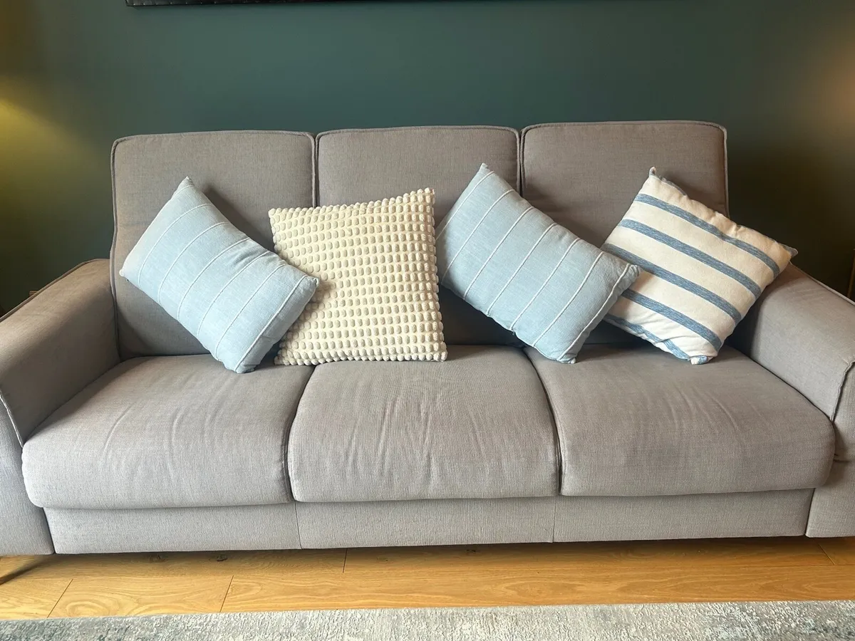 Large grey fabric sofa, excellent condition - Image 4