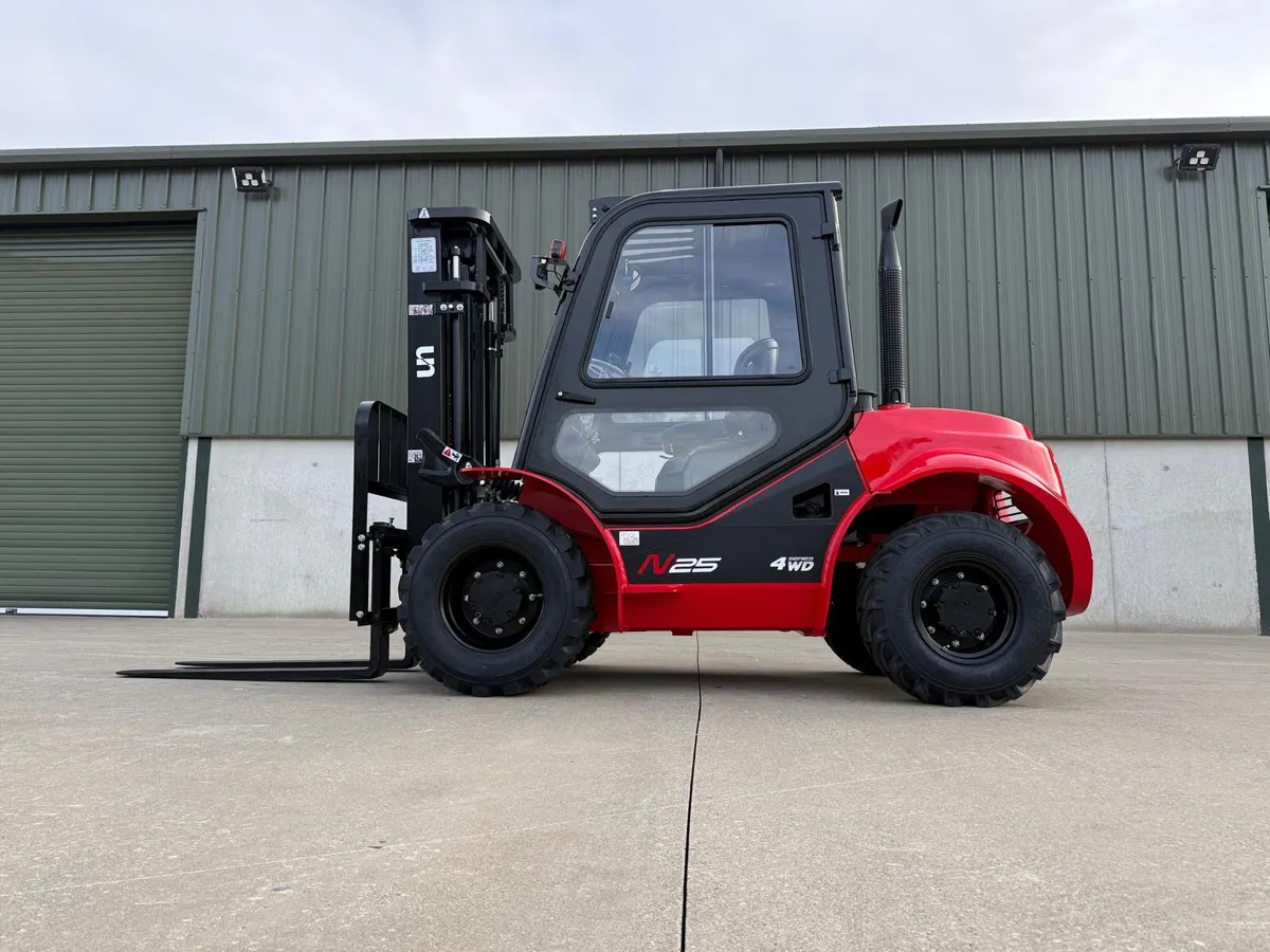 New UN N25 Rough Terrain 4x4 Forklift 2.5Ton - Image 1