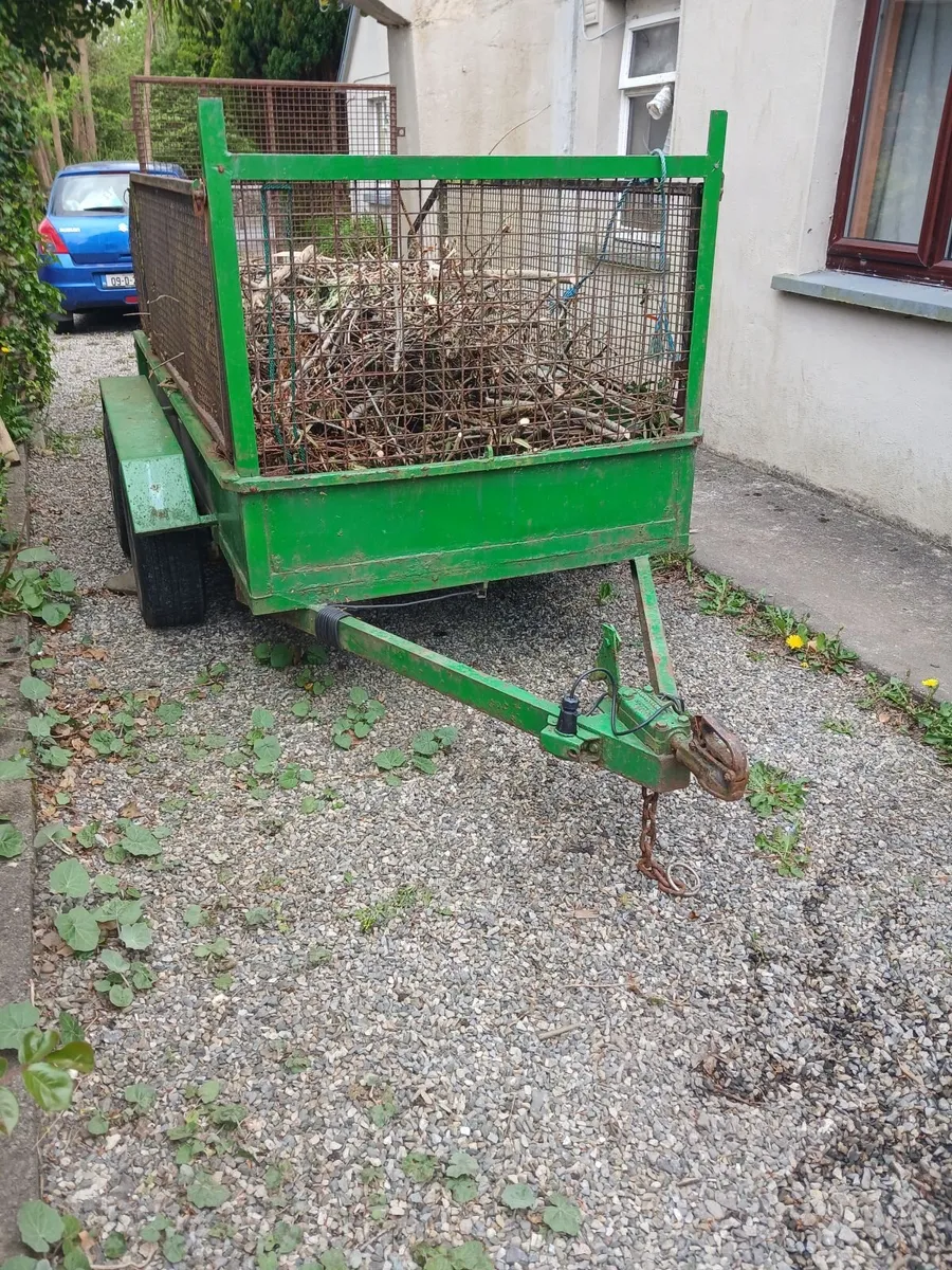 Trailer - Image 1