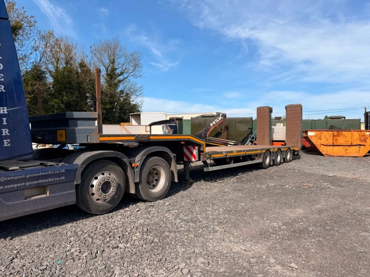 2011 Nooteboom tri axle stepframe lowloader flip t - Image 2