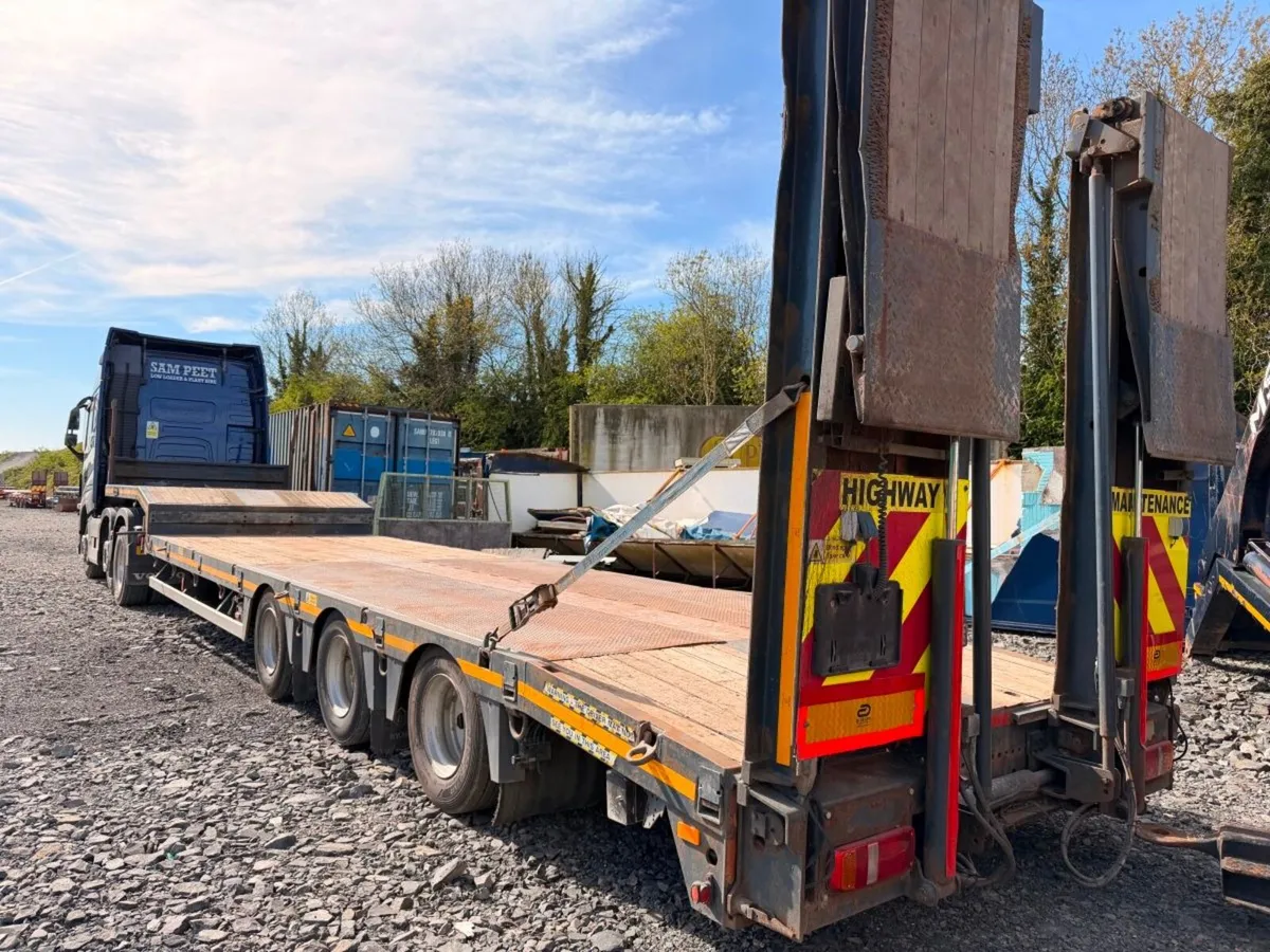 2011 Nooteboom tri axle stepframe lowloader flip t - Image 4