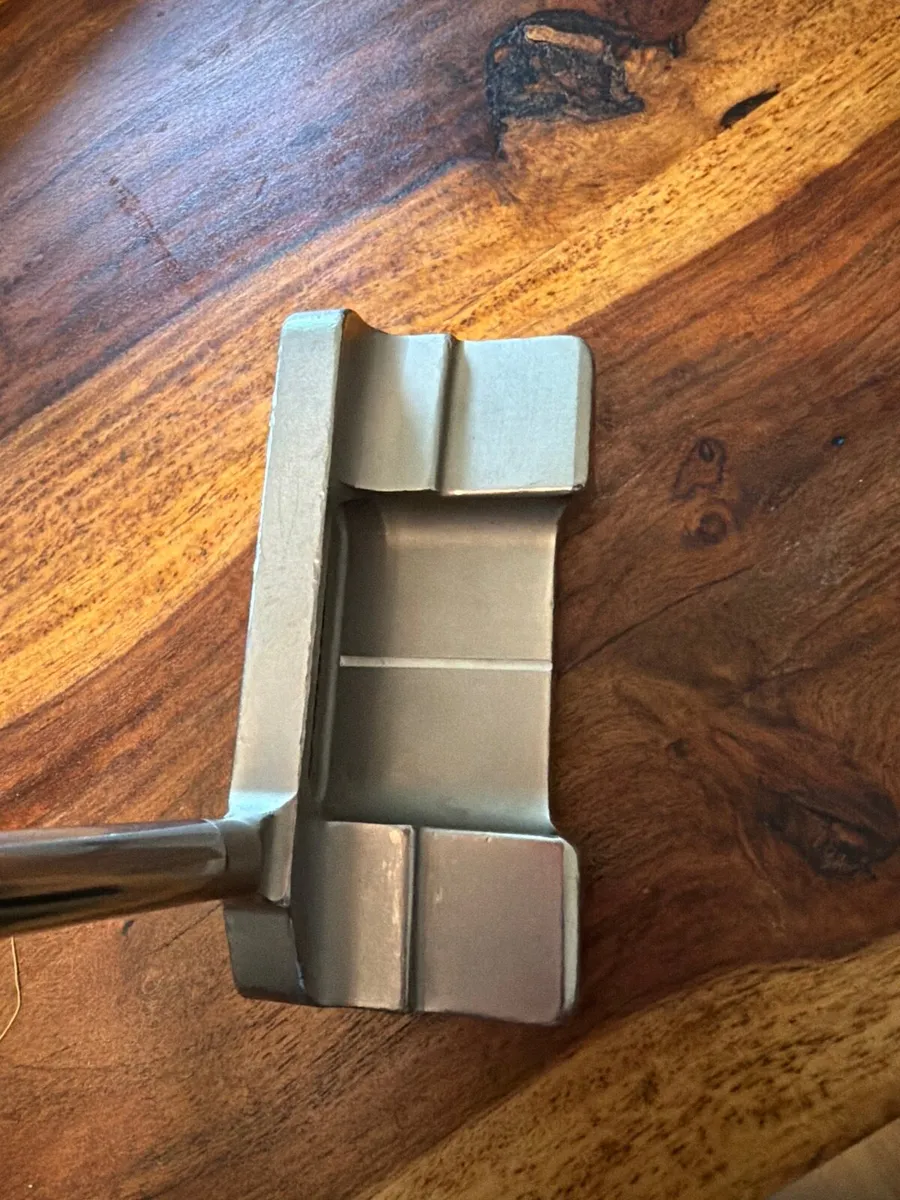 Bettinardi Queen B #8 - Image 2