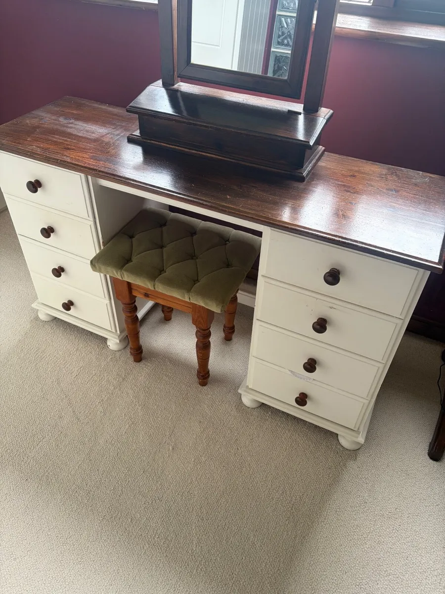 Dressing table and mirror - Image 2