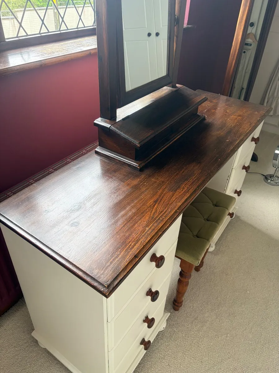 Dressing table and mirror - Image 1