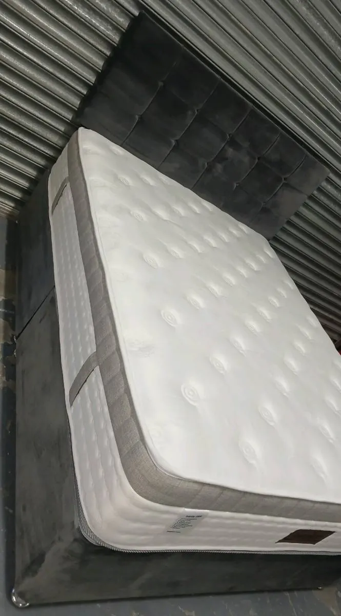 4ft6" Double bed mattress & headboard 🚚 - Image 3