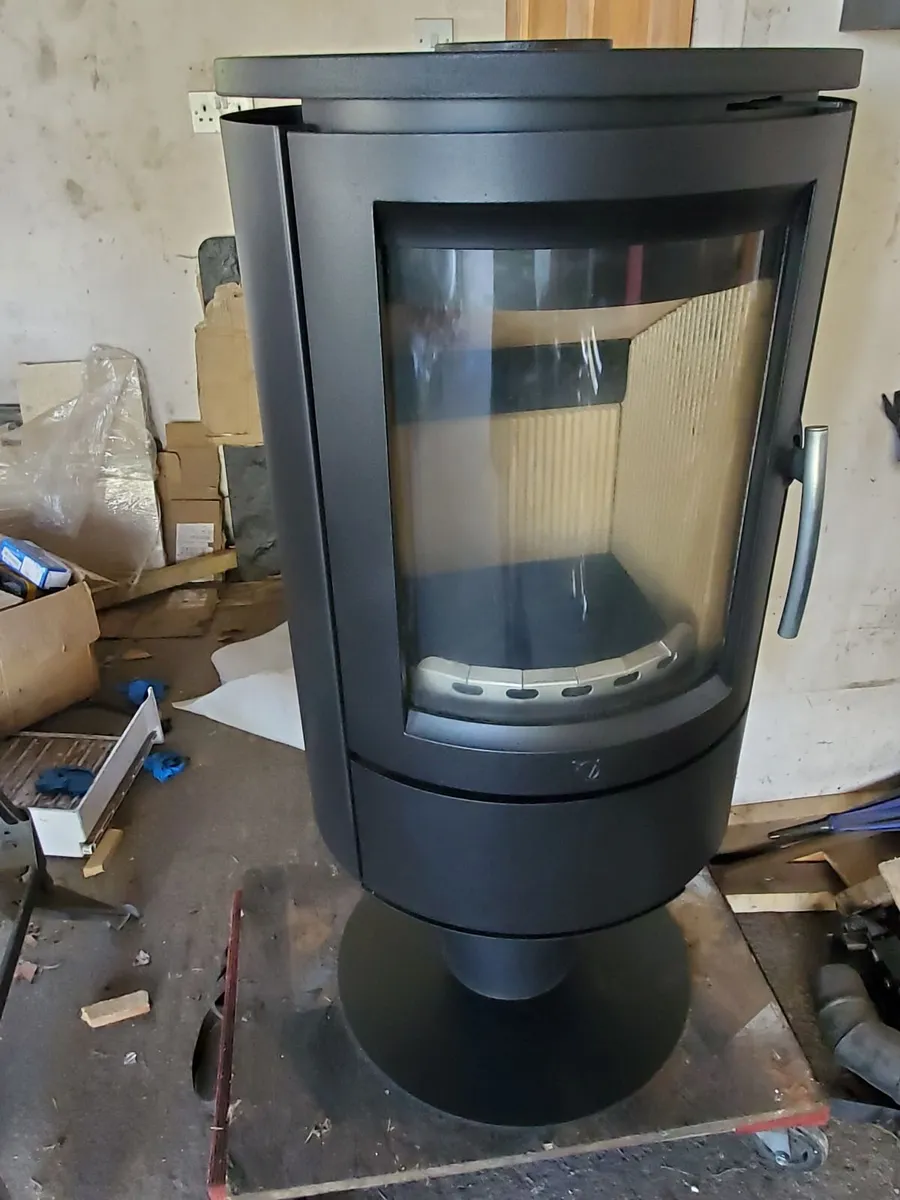 Verde Aura 5kw pedestal solid fuel stove - Image 2